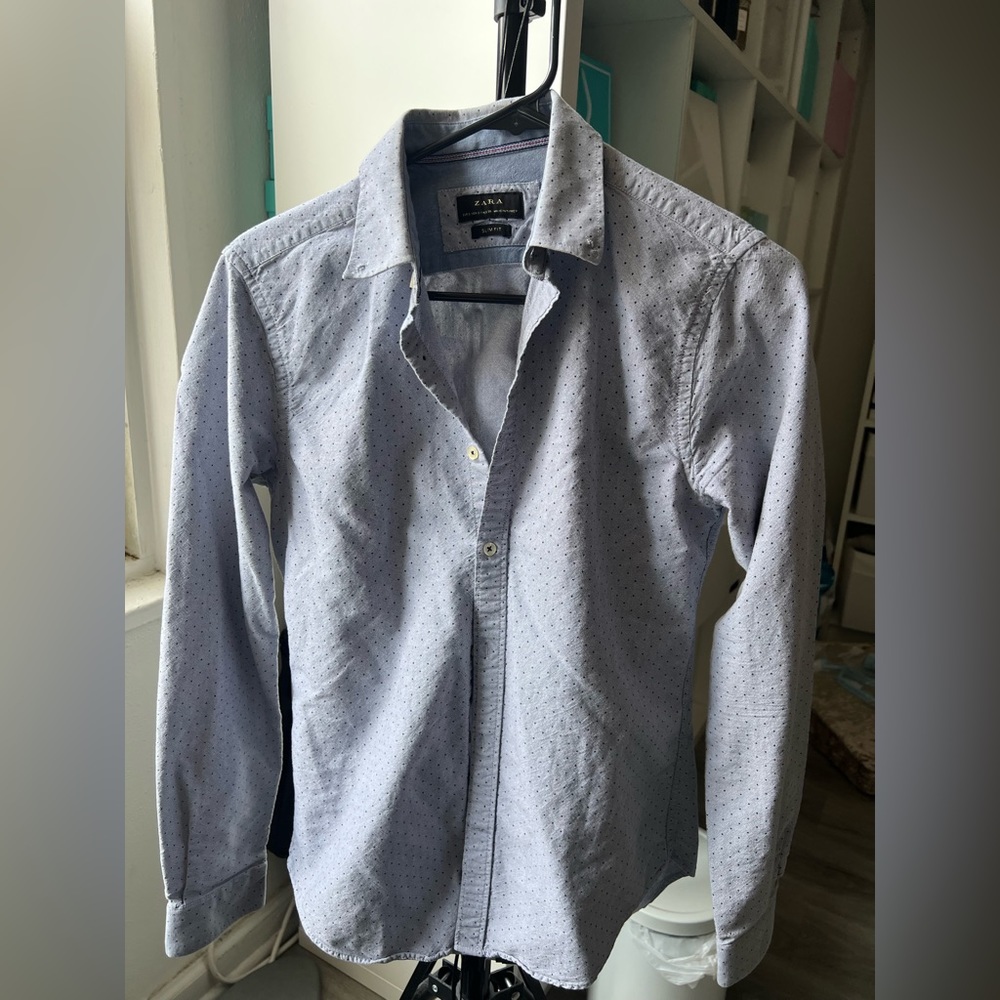 Men Zara Slim Fit Small Side /chest 38. Made in turkey. The sleeves are tailored